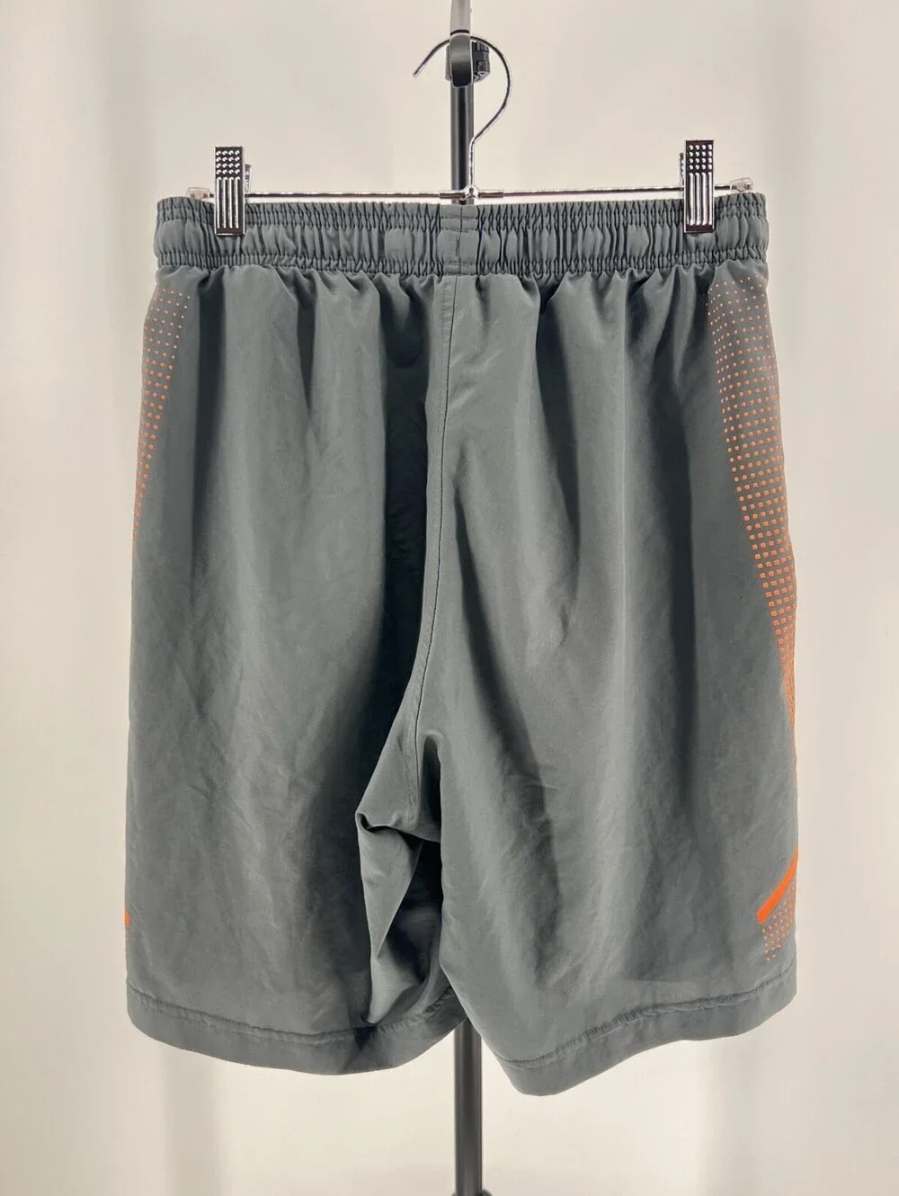 Under Armour Shorts Size S, 1-13 Men's Heat Gear (1-13)